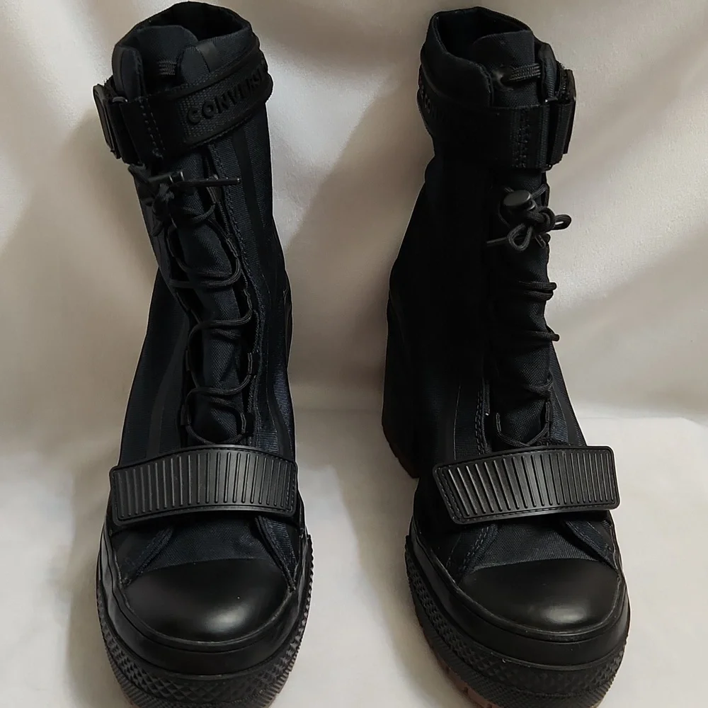 Converse CTAS GR82 Extra High Black Velcro Platform Heeled Boots (W Size 8.5)
